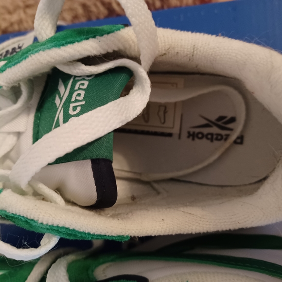 Reebok Womens Green and White Sneakers - Picture 5 of 9